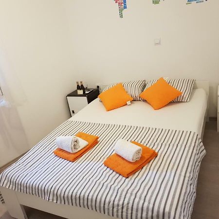 Micro Rooms Шибеник Экстерьер фото