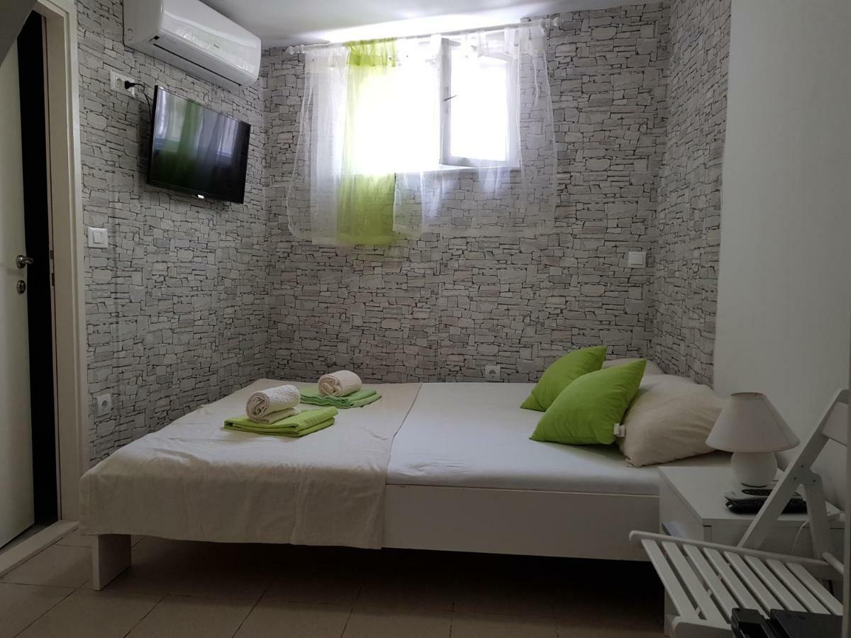 Micro Rooms Шибеник Экстерьер фото